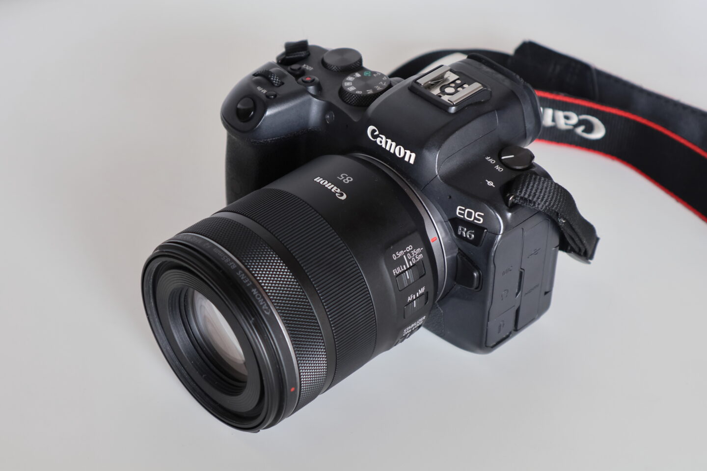 Canon RF85mm F2 マクロ IS STM  STM