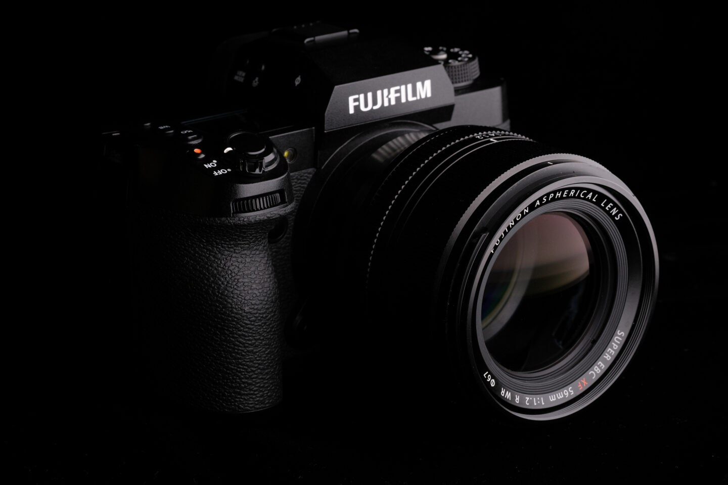 富士フィルム　XF56mmF1.2Rカメラ