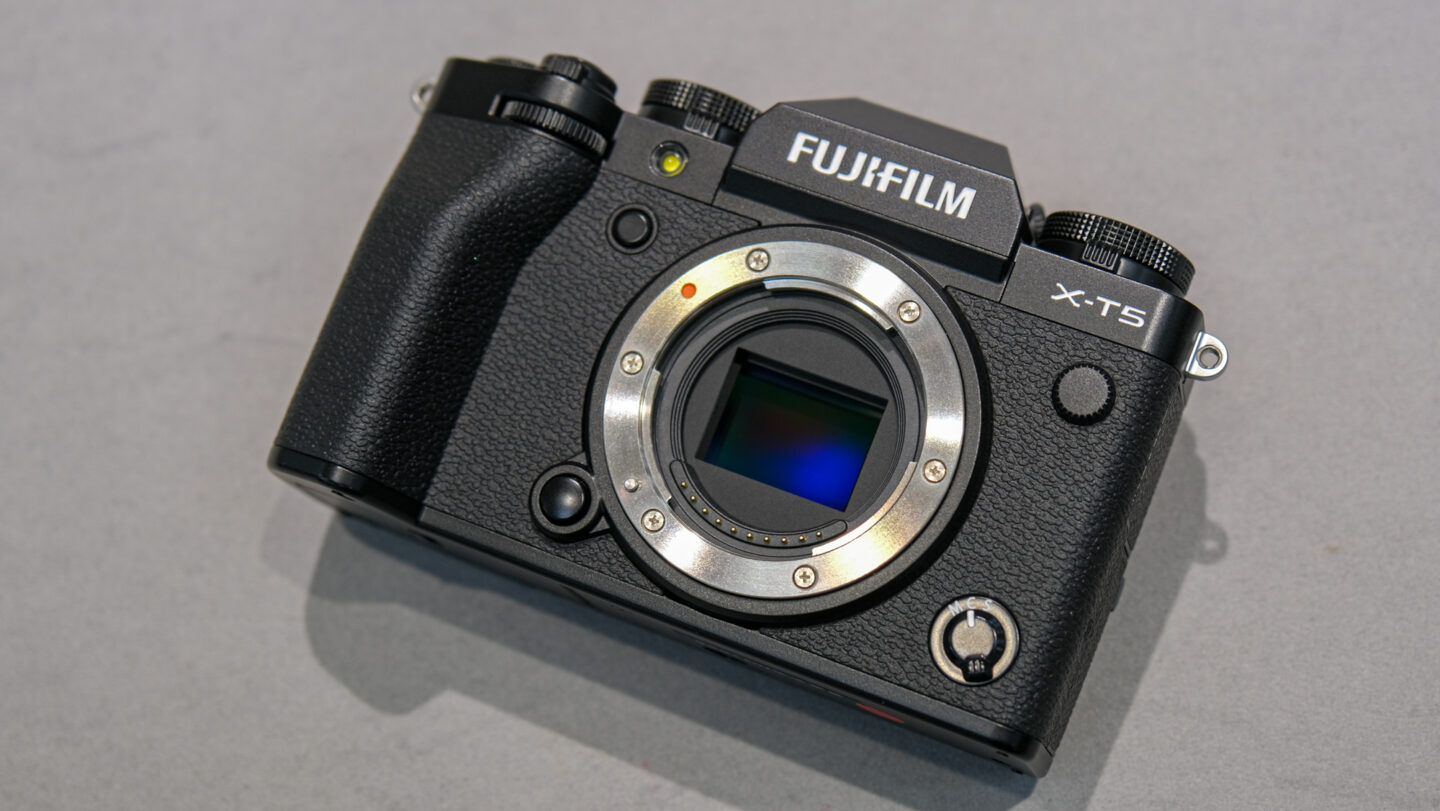 FUJIFILM X-T5 + OM 35mm f2.8