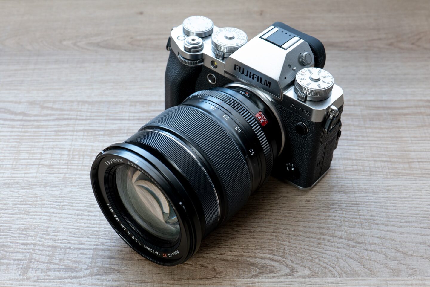 【美品】 FUJIFILM レンズ　XF16-55mm F2.8 R LM WR