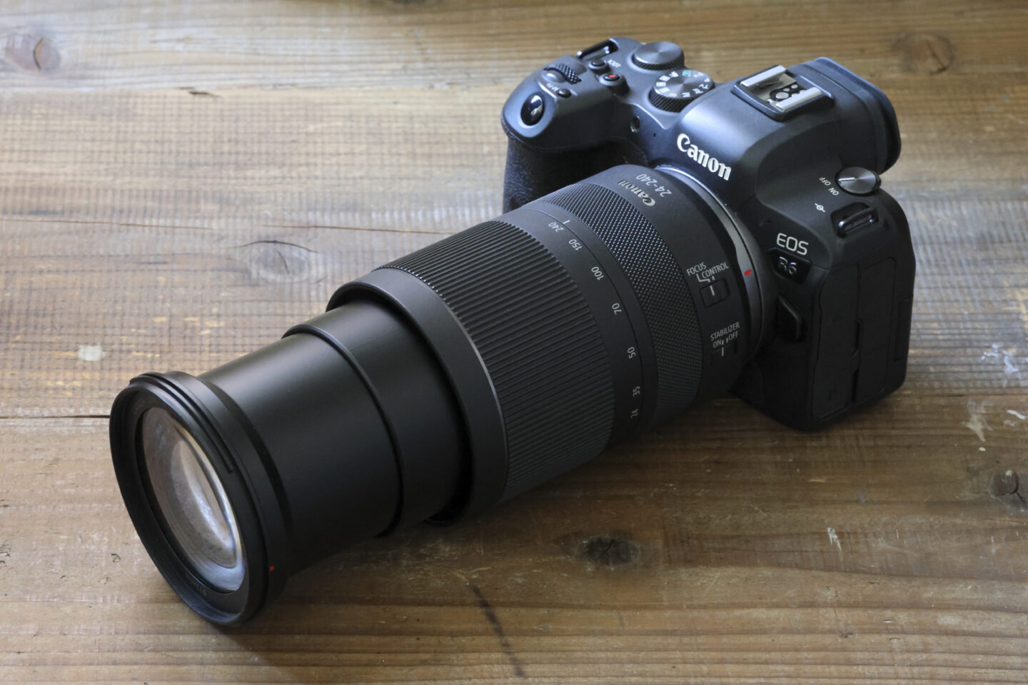 キヤノン Canon RF24-240mm F4-6.3 IS USMスマホ/家電/カメラ