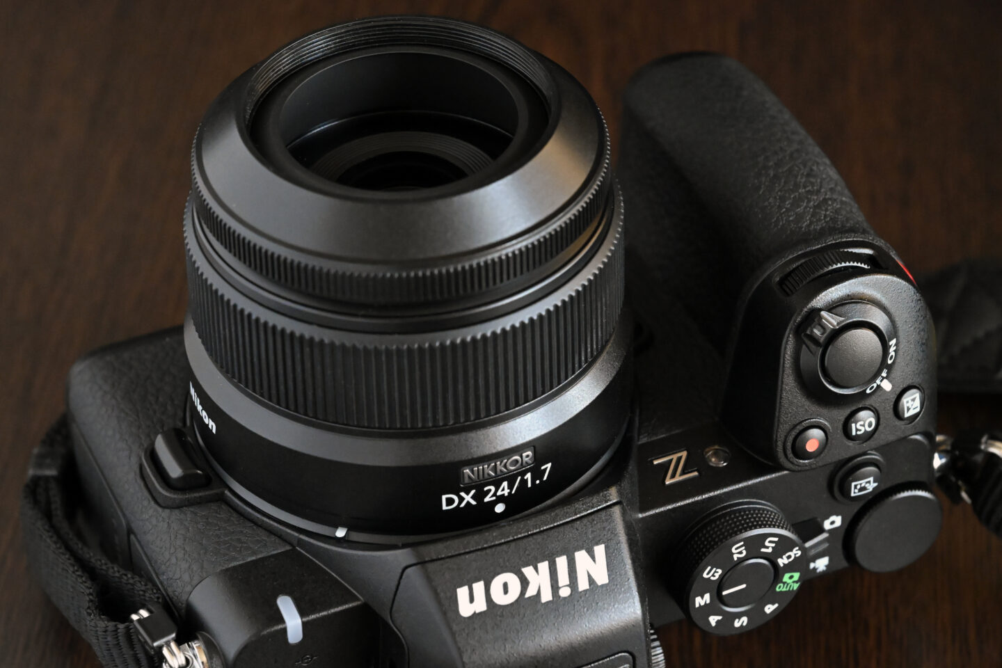 ニコン「NIKKOR Z DX 24mm f/1.7」でブラブラスナップを楽しむ