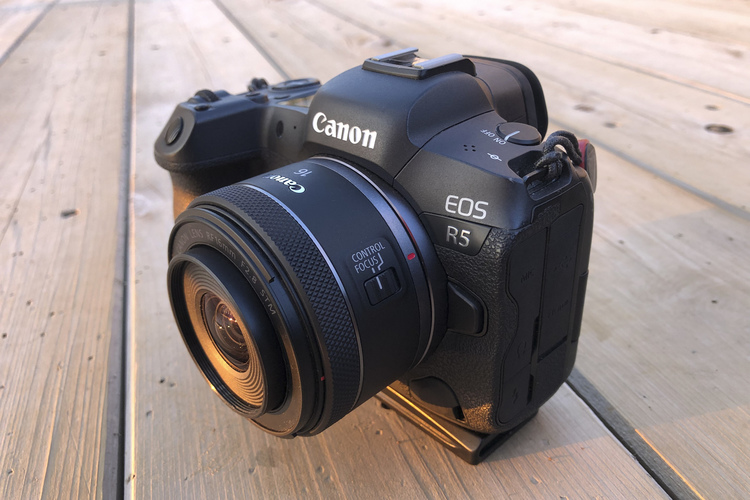 Canon RF16mm F2.8 STM レンズ(単焦点)