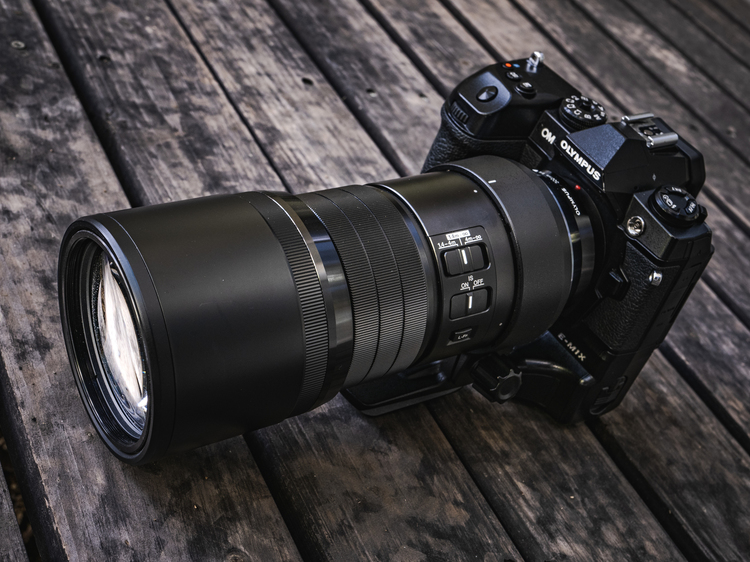 OLYMPUS ED 300mm F4.0 IS PROカメラ